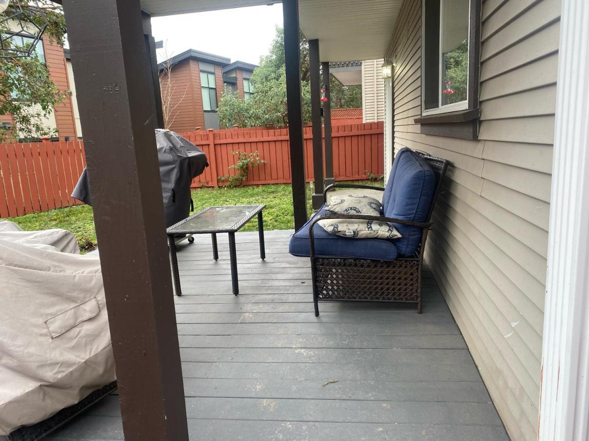 1 Bedroom Suite In Langford. Victoria Kültér fotó